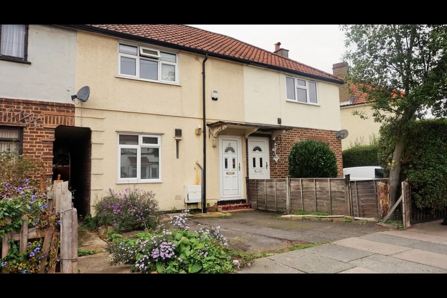 House Warburton Road in Greater London