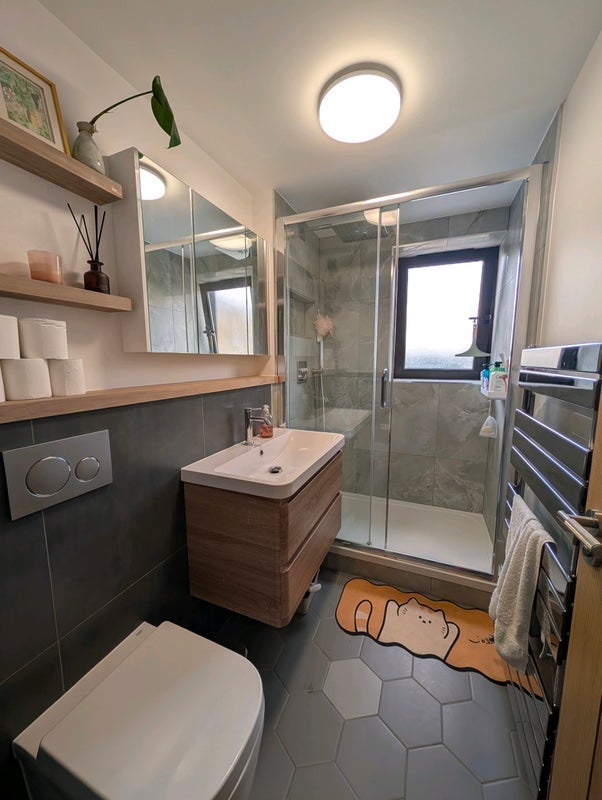 Room Queen's Drive in Greater London