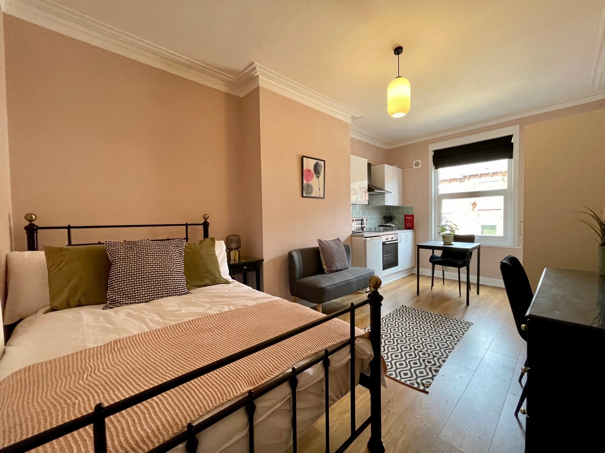 Flat Sholebroke Mount in Leeds