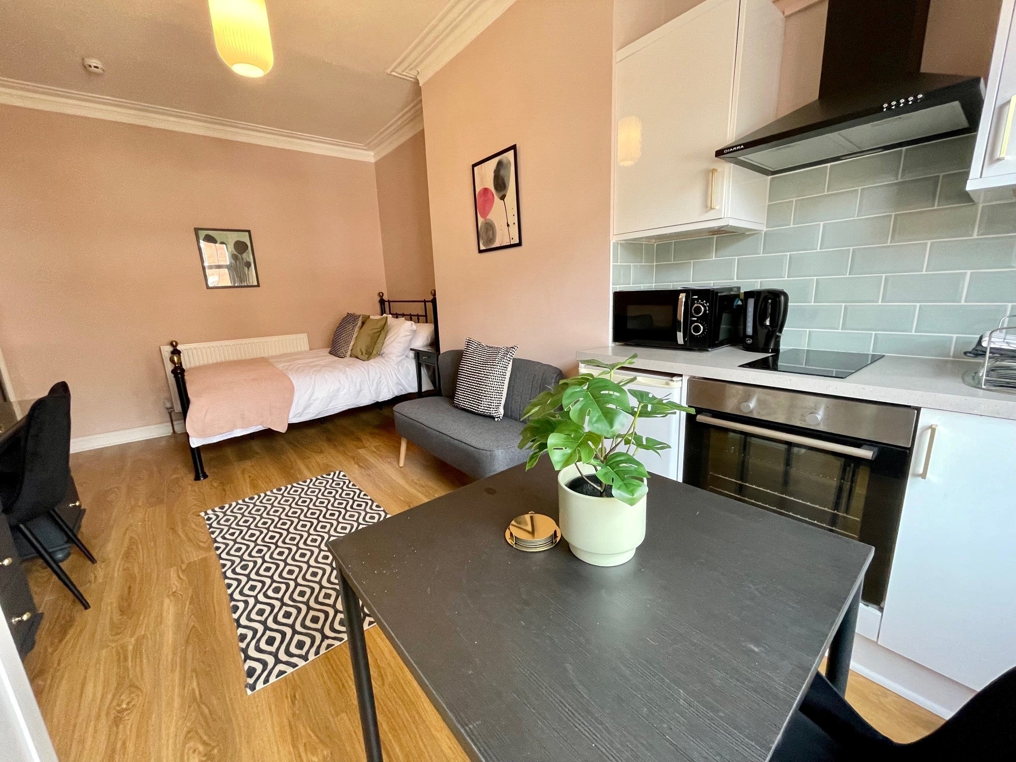 Flat Sholebroke Mount in Leeds