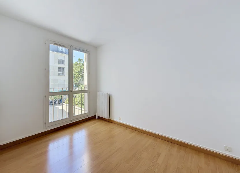 Flat Place Saint-Louis in Garches