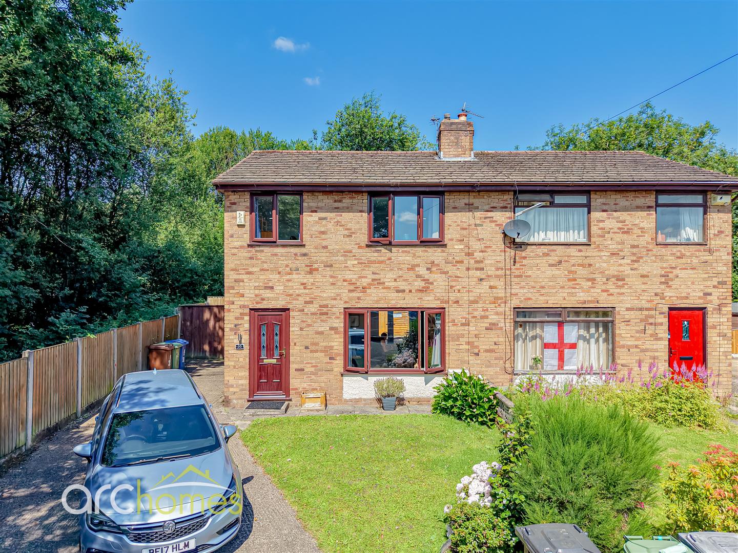 House Oak Tree Close in Wigan