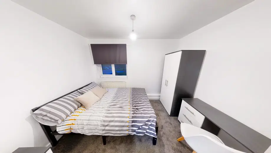 Room The Turkey Oak Avenue in Sheffield