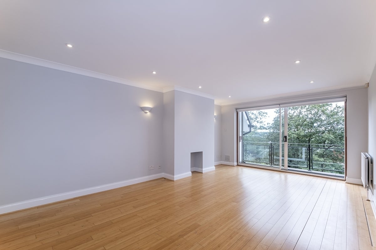 Flat Arthur Road in Greater London
