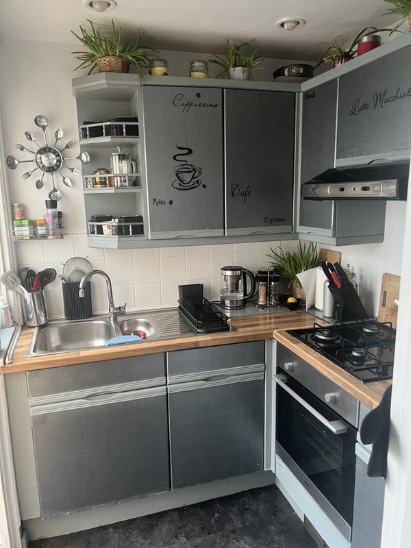 Room Woodlands Avenue in Greater London