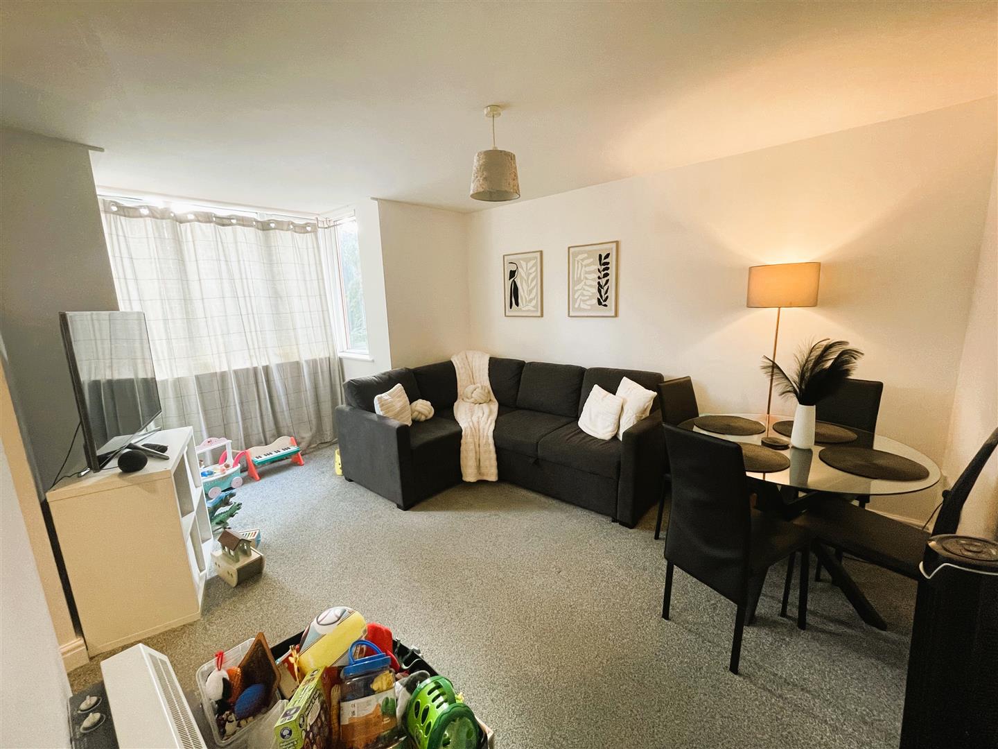 Flat Regents Park Road in Southampton
