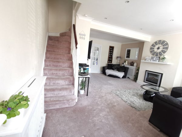 House Marston Avenue in London