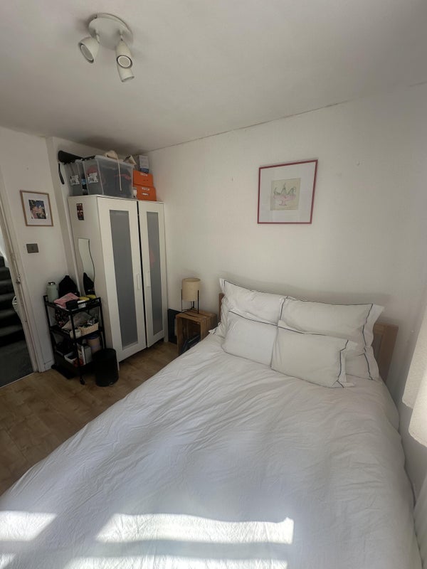 Room Netherwood Road in Greater London