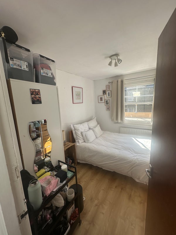 Room Netherwood Road in Greater London