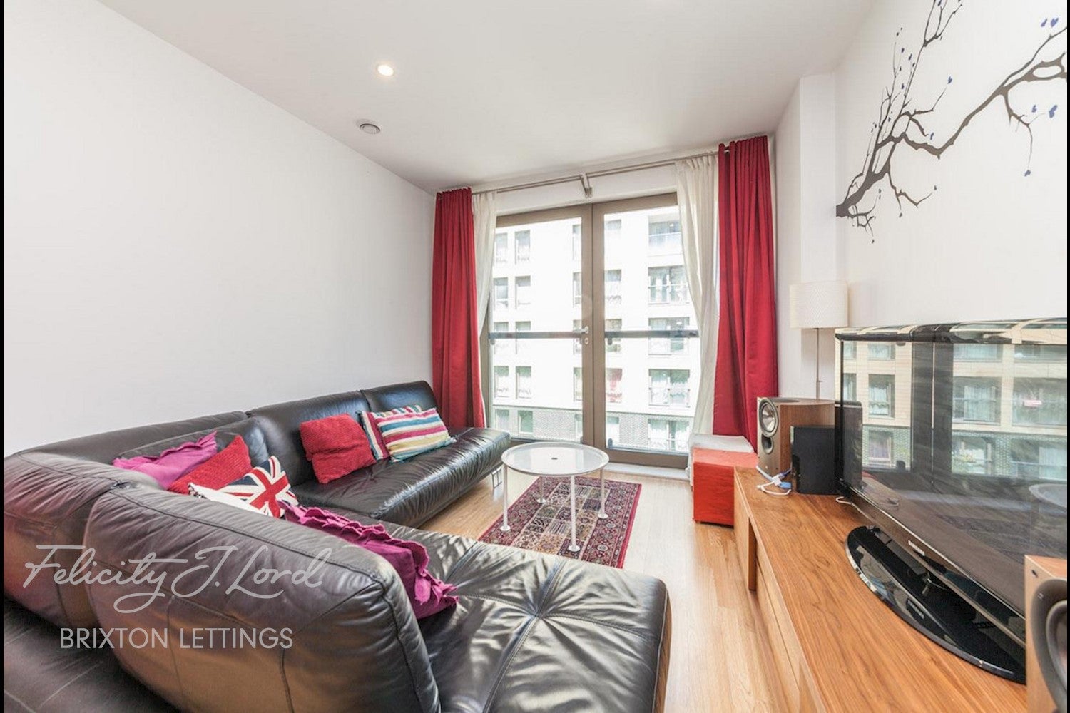 Flat Stockwell Green in Greater London