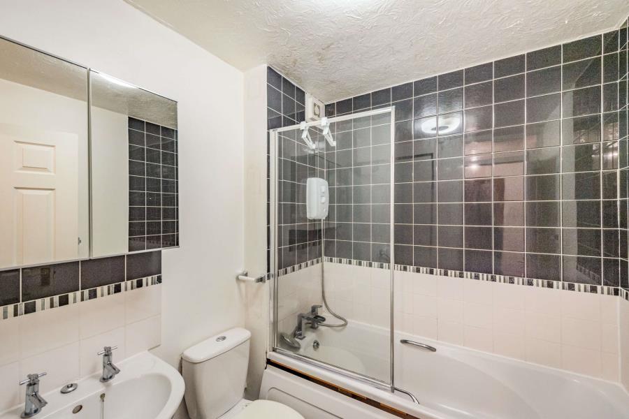 Flat Jasmin Close in Greater London