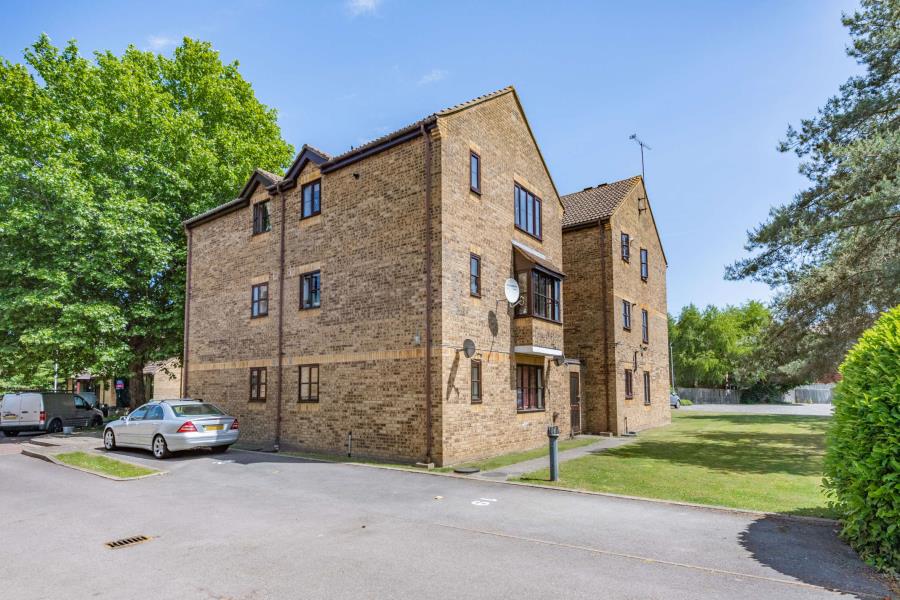 Flat Jasmin Close in Greater London