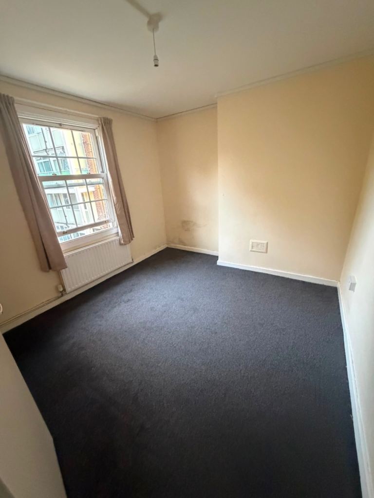 Flat Newent Close in Greater London