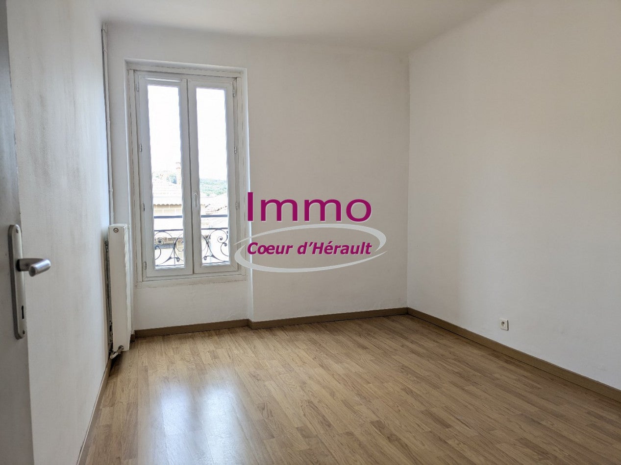 Appartement Rue de la Croix-Rouge à Clermont-l'Hérault