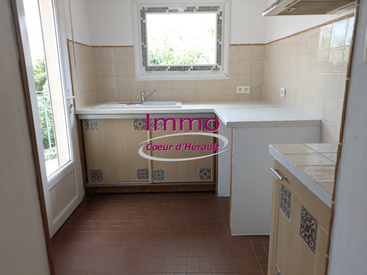 Appartement Rue de la Croix-Rouge à Clermont-l'Hérault
