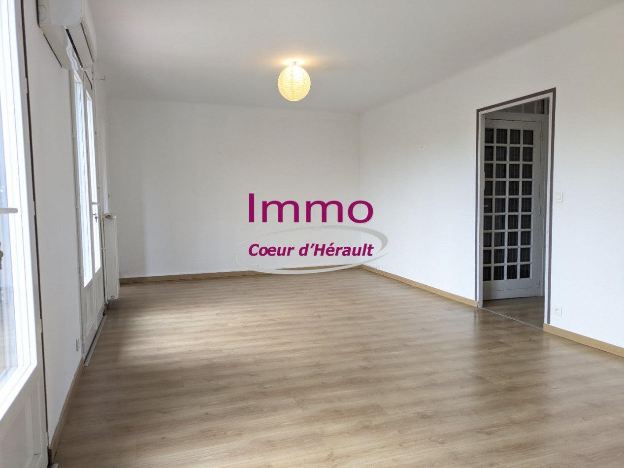 Appartement Rue de la Croix-Rouge à Clermont-l'Hérault