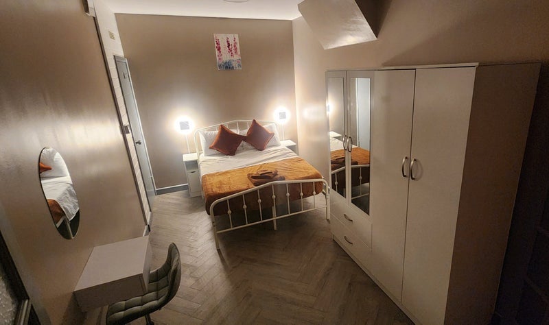 Flat Wulfstan Street in Greater London