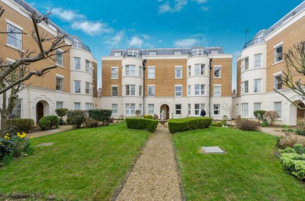 Flat Grosvenor Square in Southampton