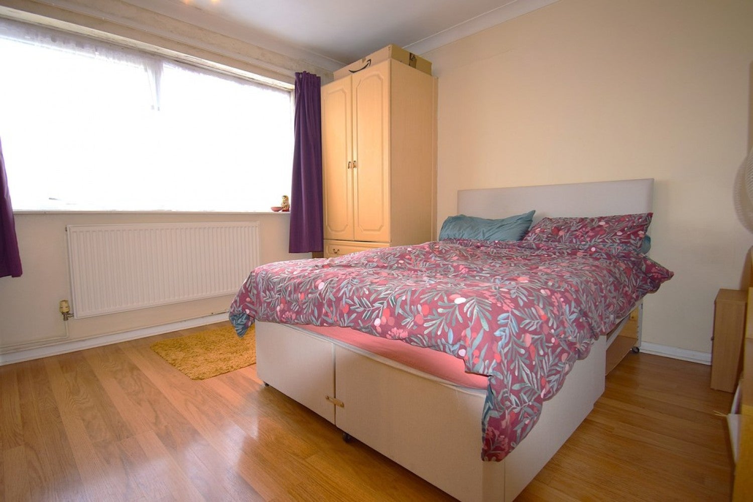 Flat Queen Alexandra Road in Bedford