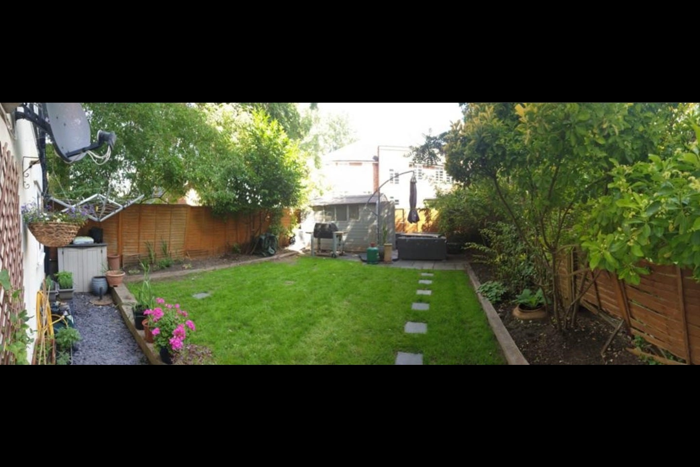 Flat Glynwood Court in Greater London