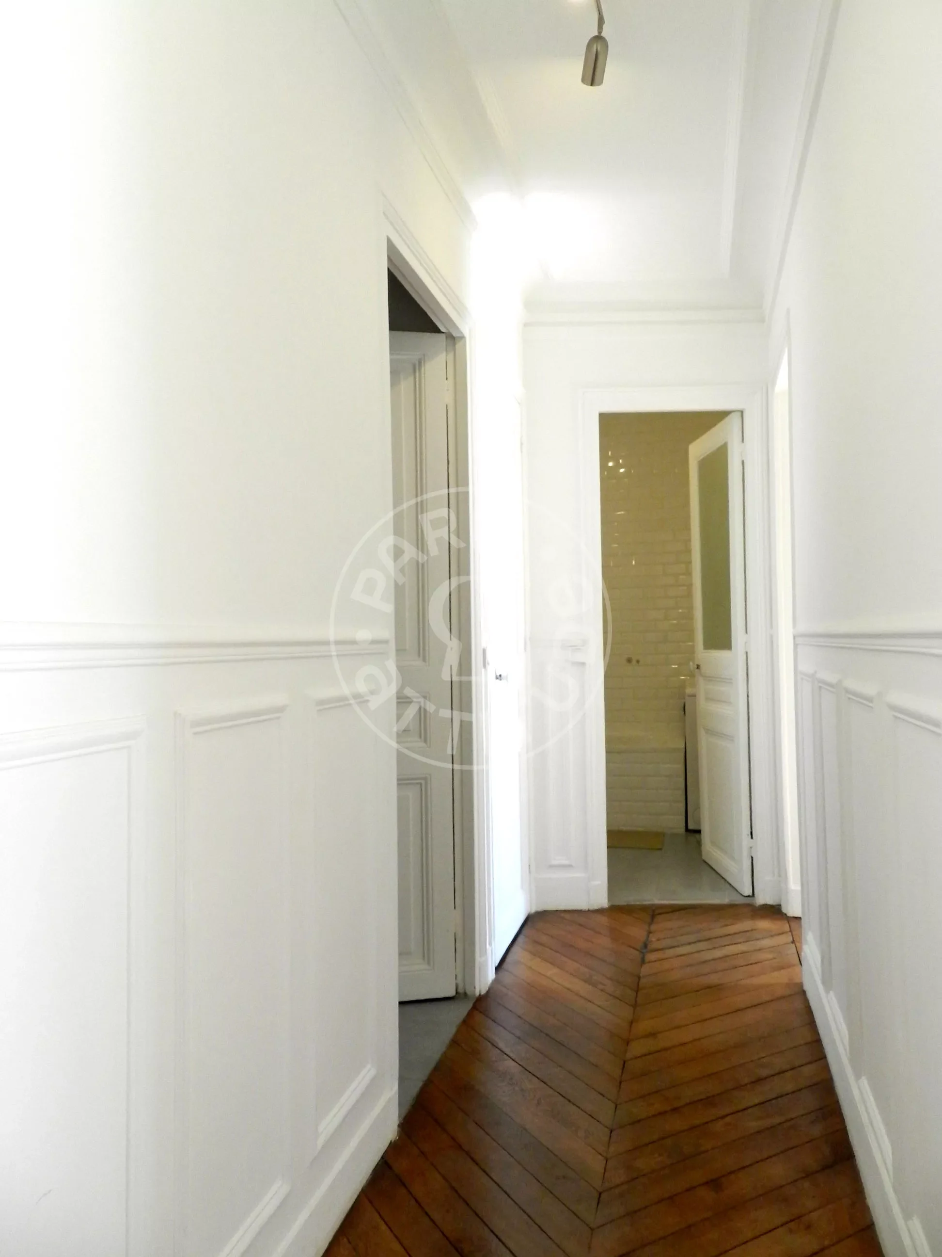 Flat Boulevard Marguerite de Rochechouart in Paris