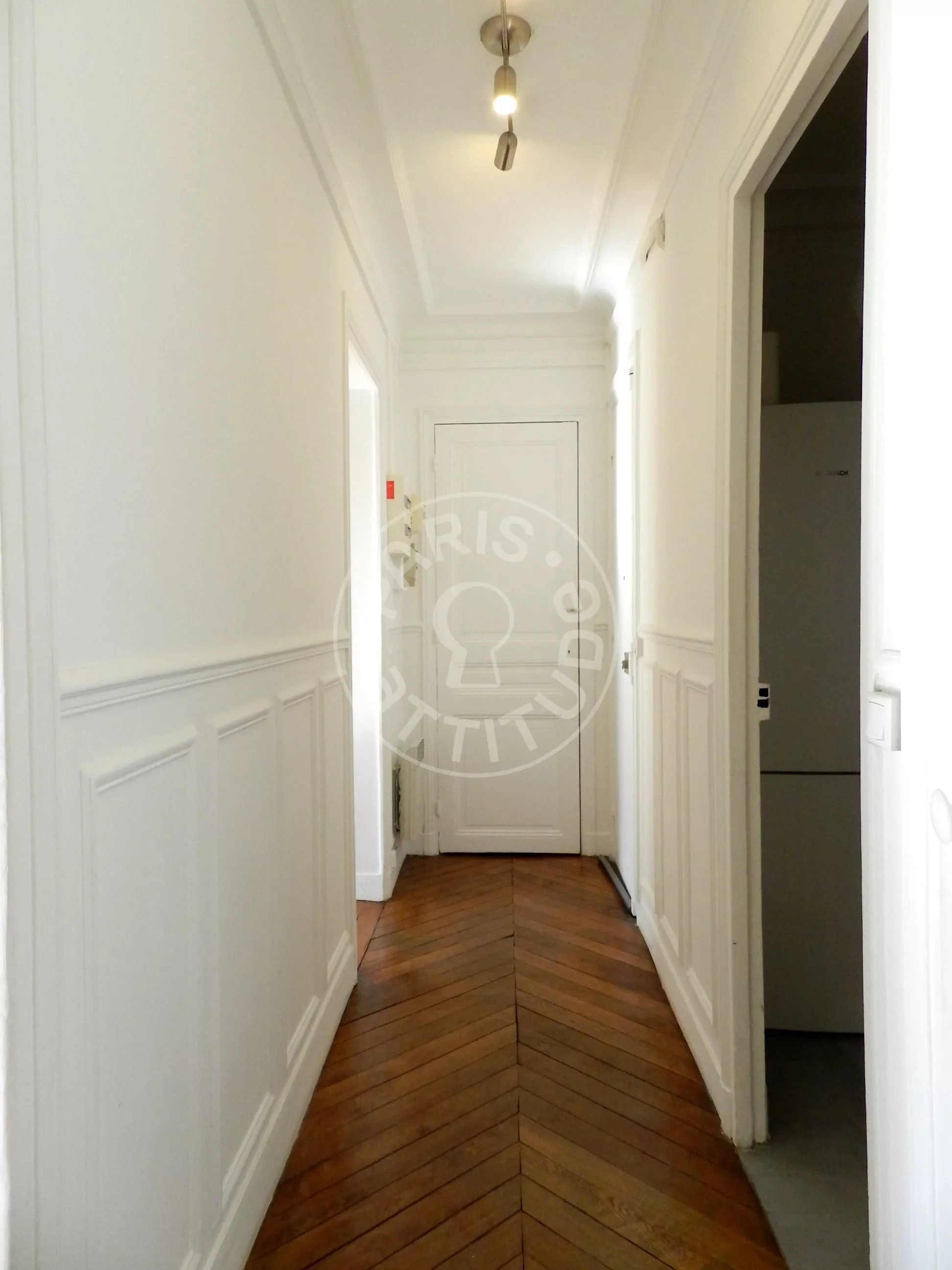 Flat Boulevard Marguerite de Rochechouart in Paris