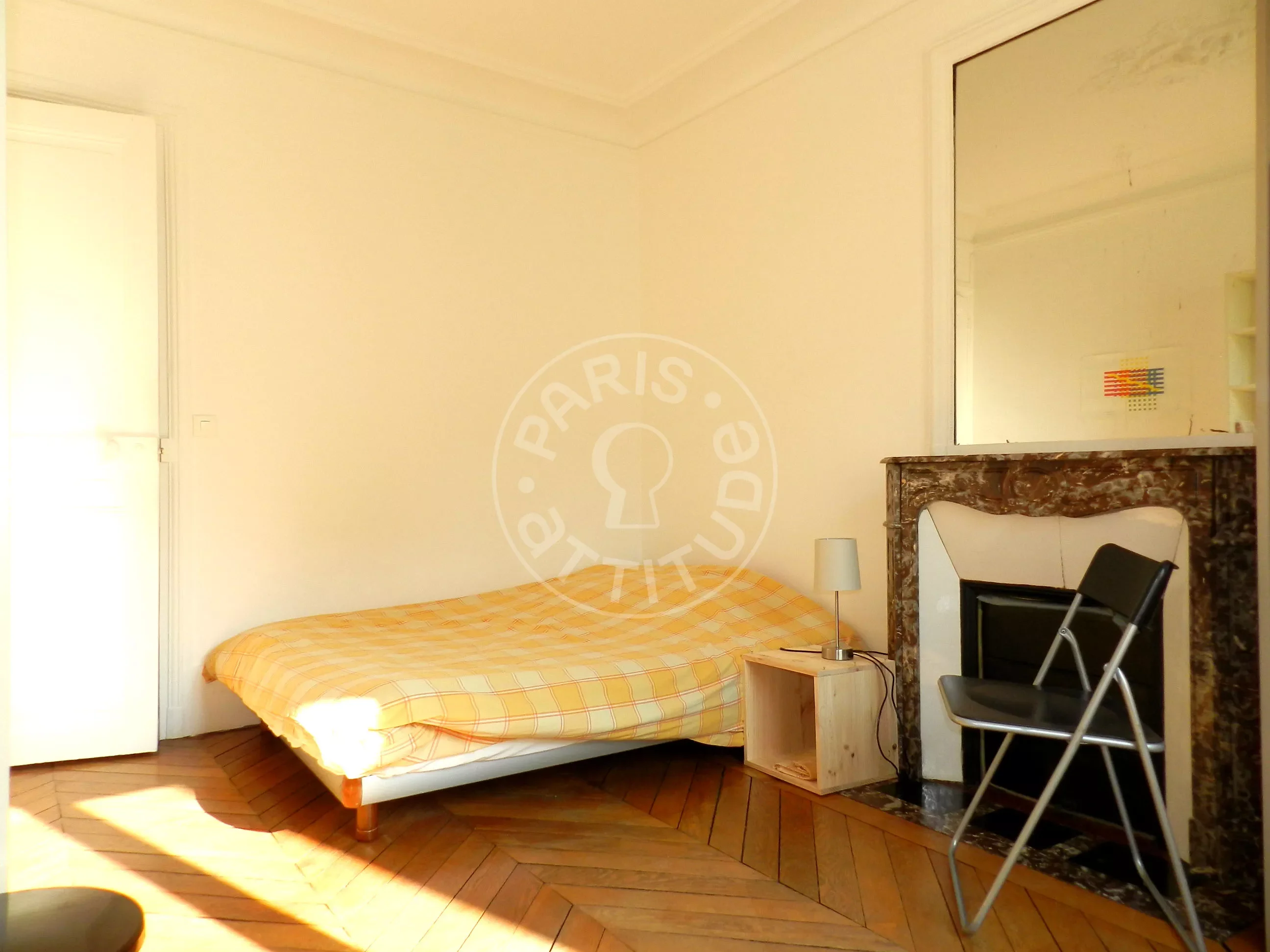 Flat Boulevard Marguerite de Rochechouart in Paris