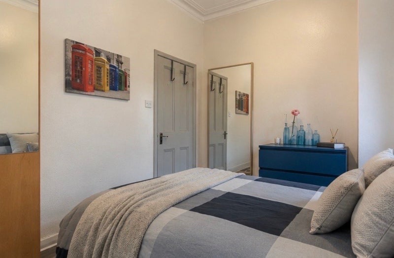 Room Hicks Street in Greater London