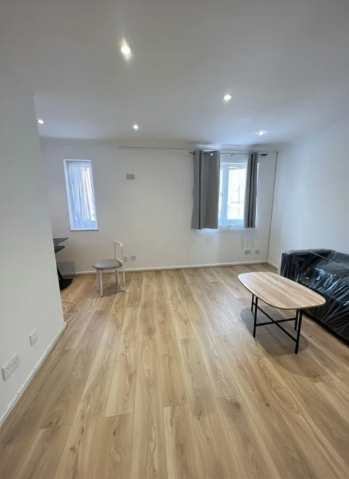 Flat Concord Close in Greater London