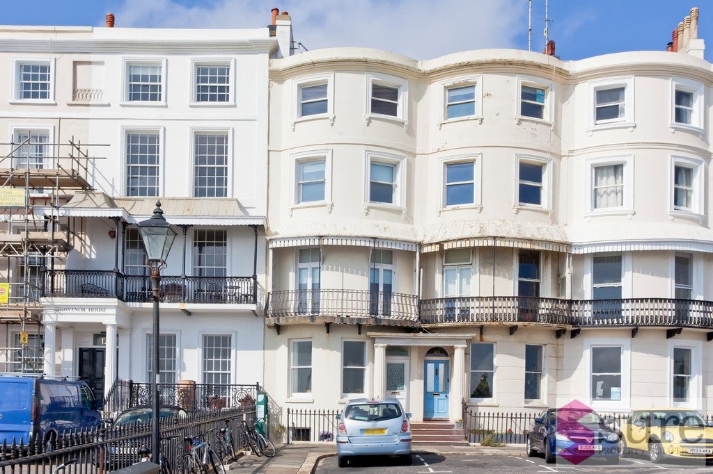 Flat Kings Cliff in Brighton