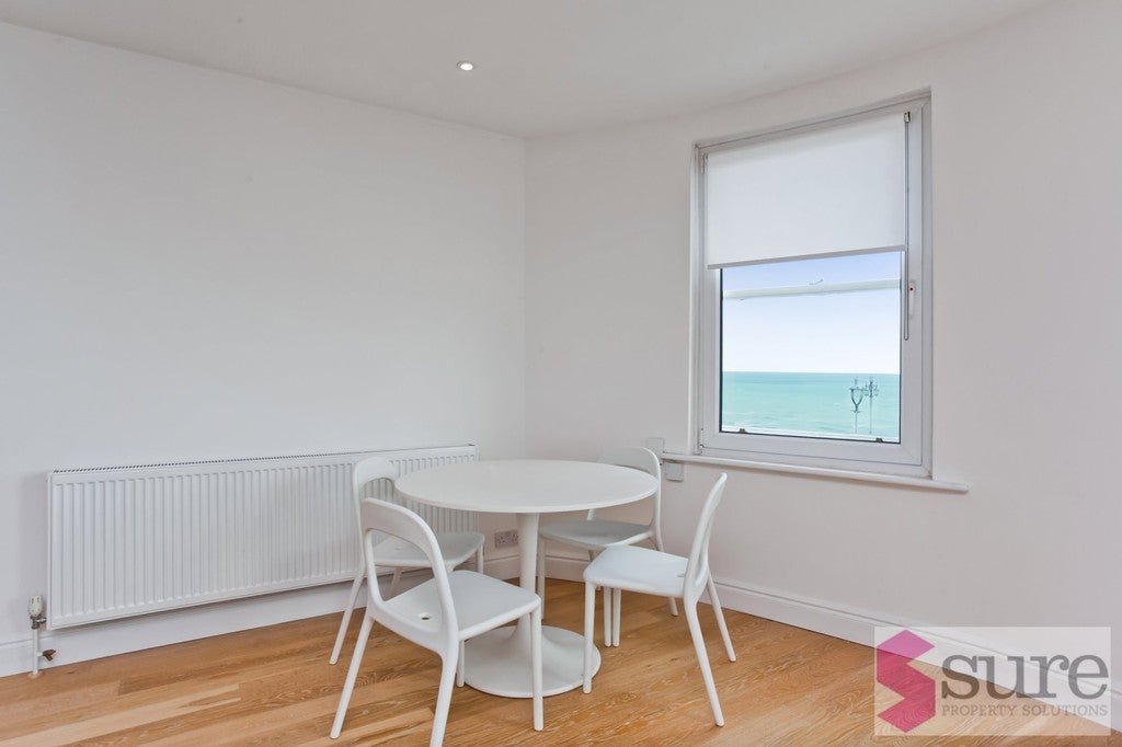 Flat Kings Cliff in Brighton