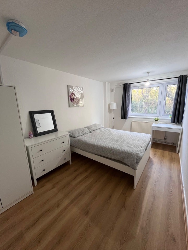 Room Southern Grove in Greater London