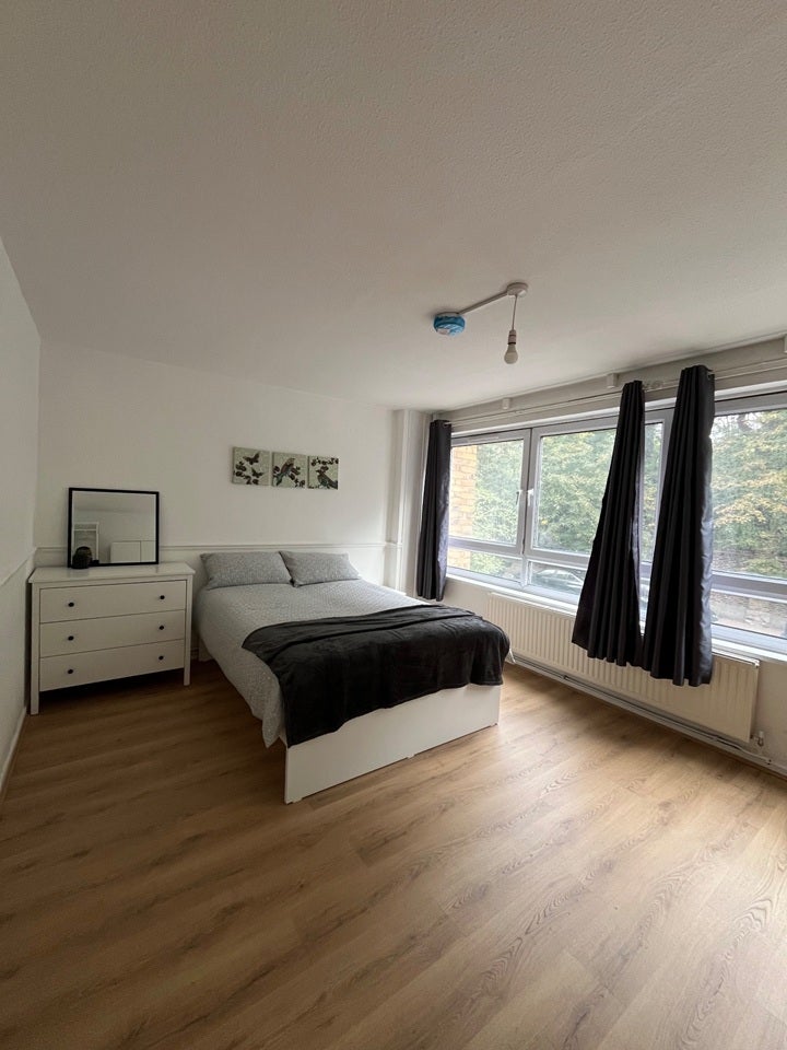 Room Southern Grove in Greater London