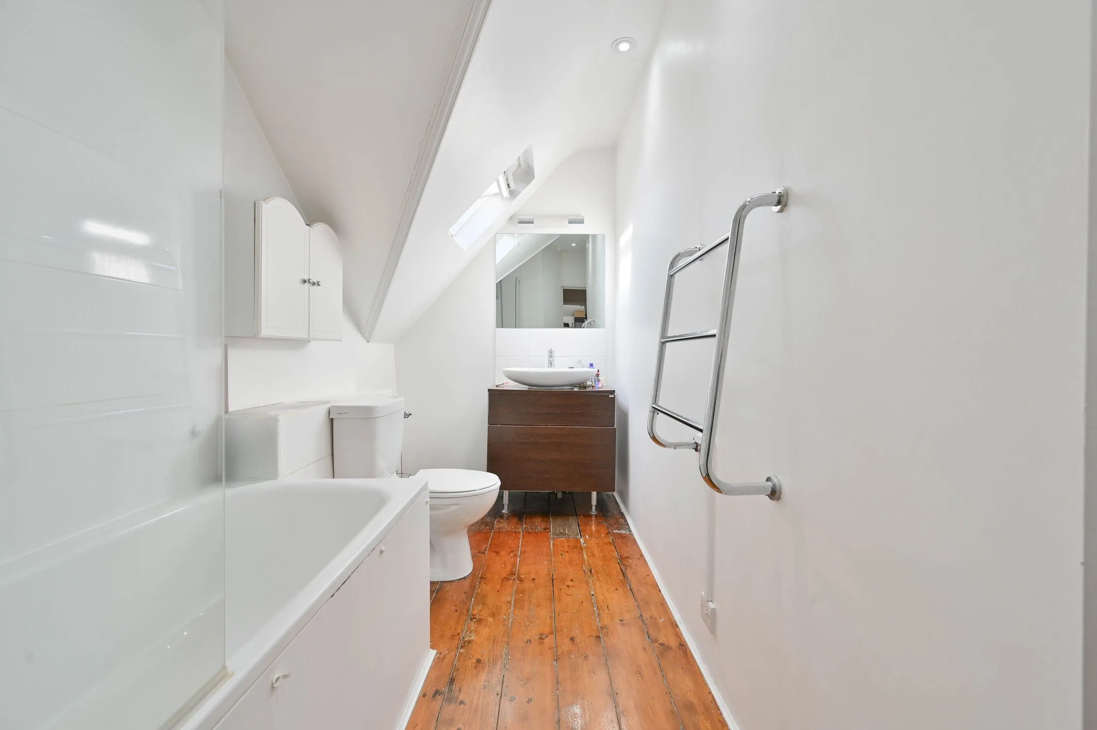 Flat Elms Road in Greater London