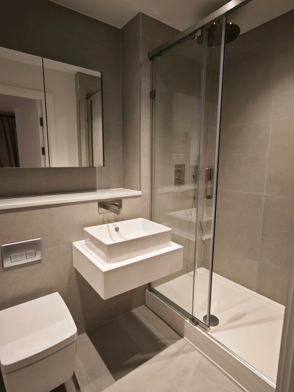 Room Felix Road in Greater London