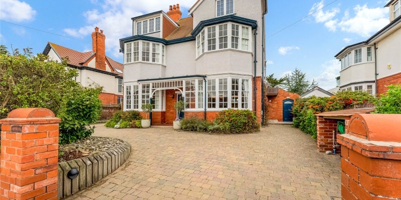 House Lingdale Road in West Kirby