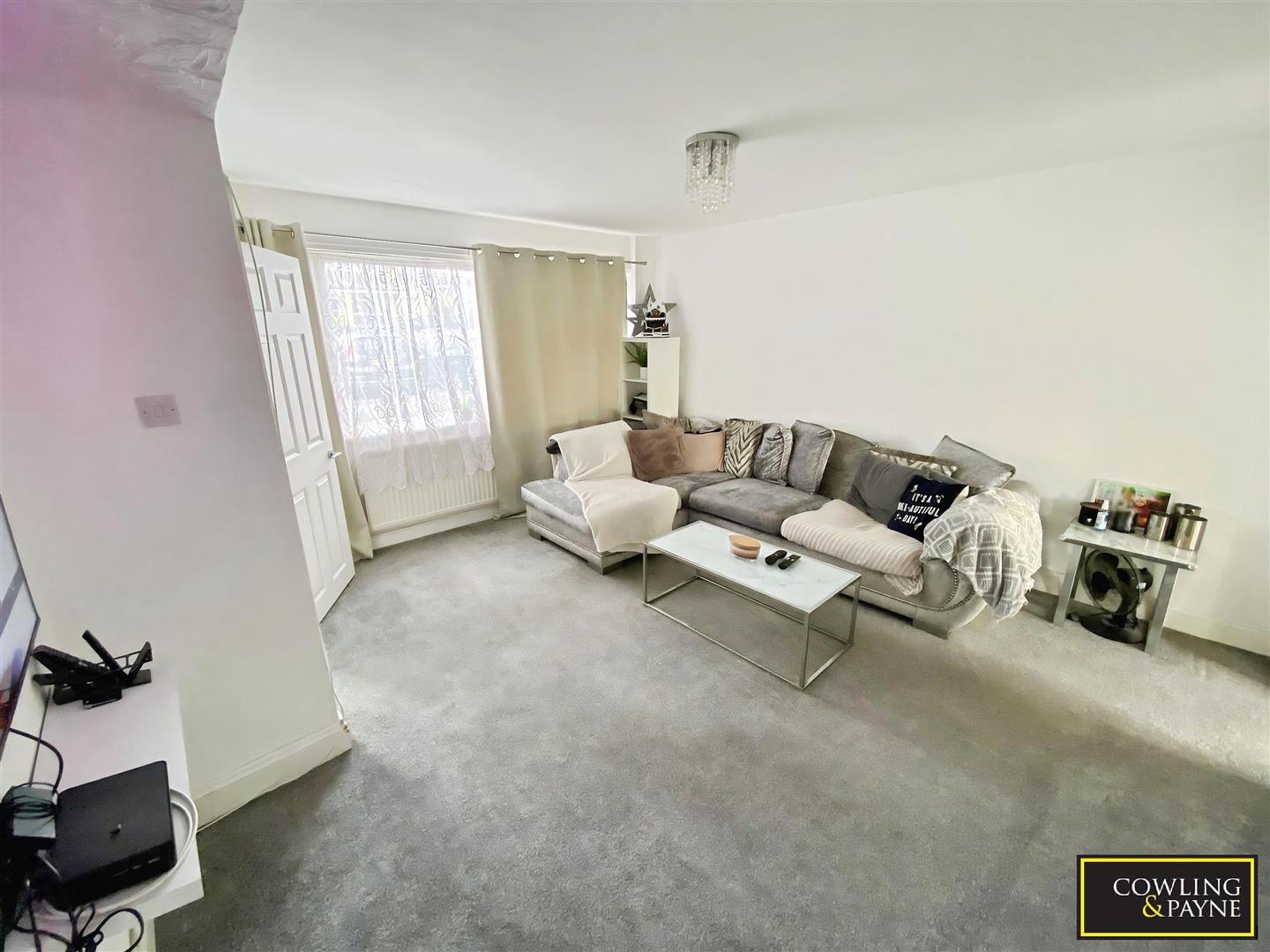 Flat The Frame in Basildon