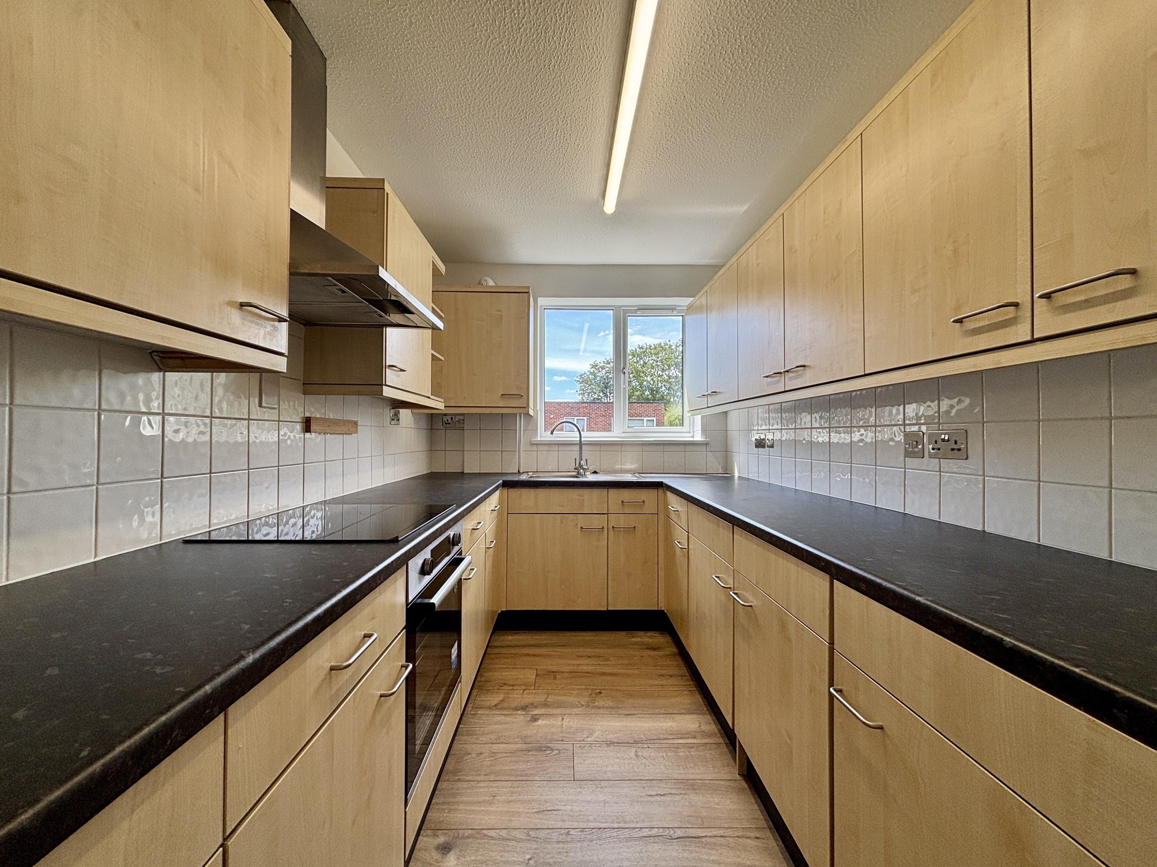 Flat Albemarle Road in Greater London