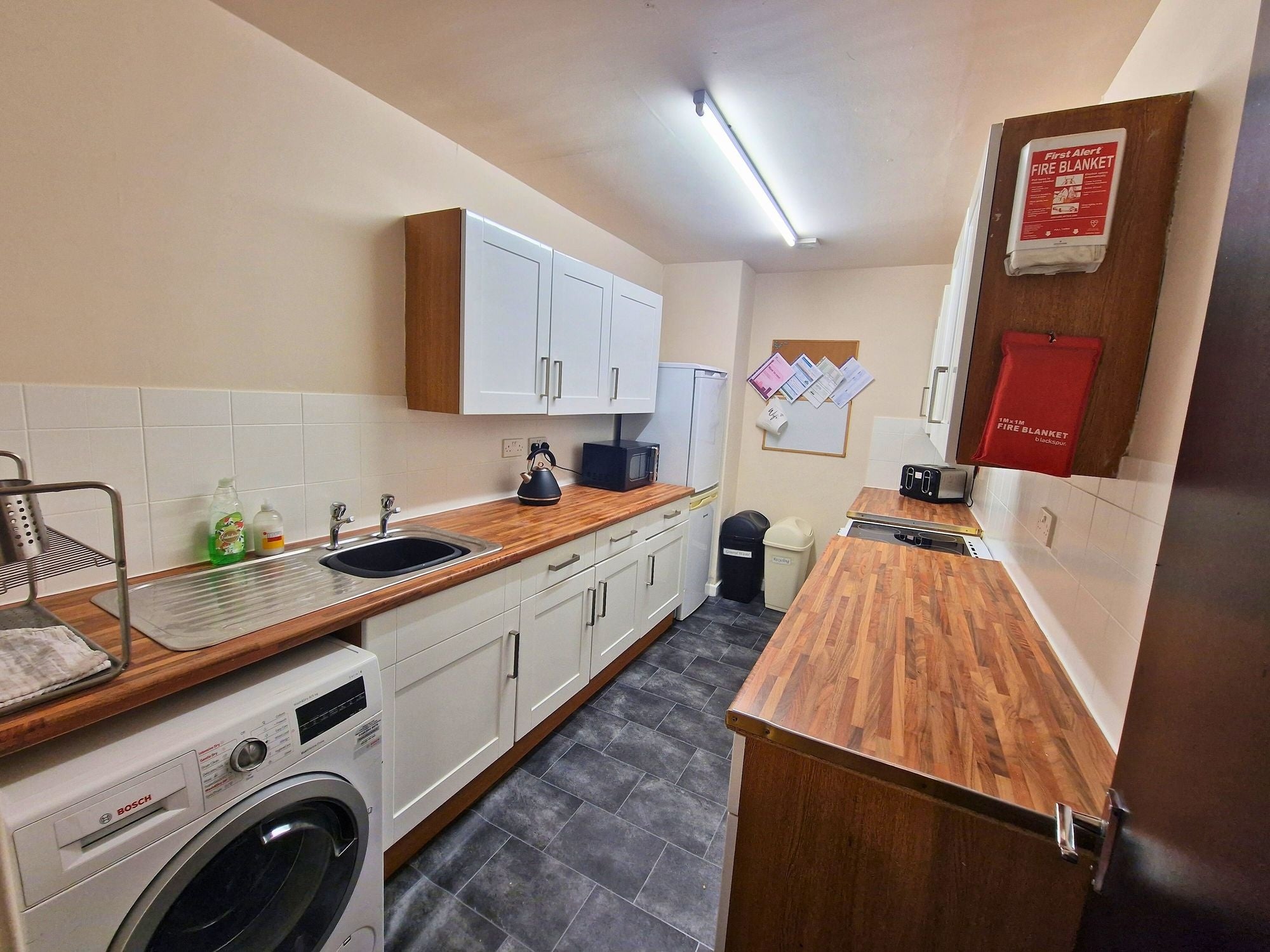 Room Otley Road in Leeds
