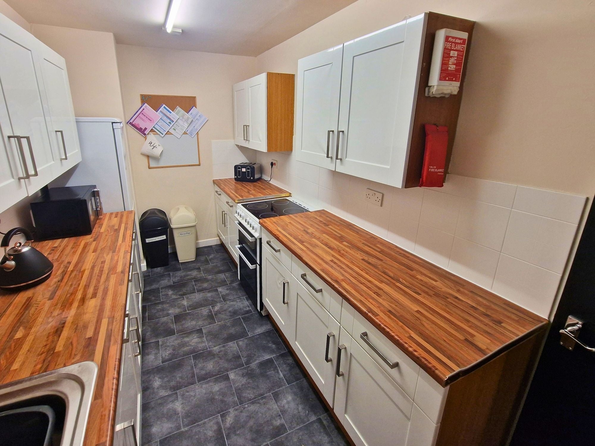 Room Otley Road in Leeds