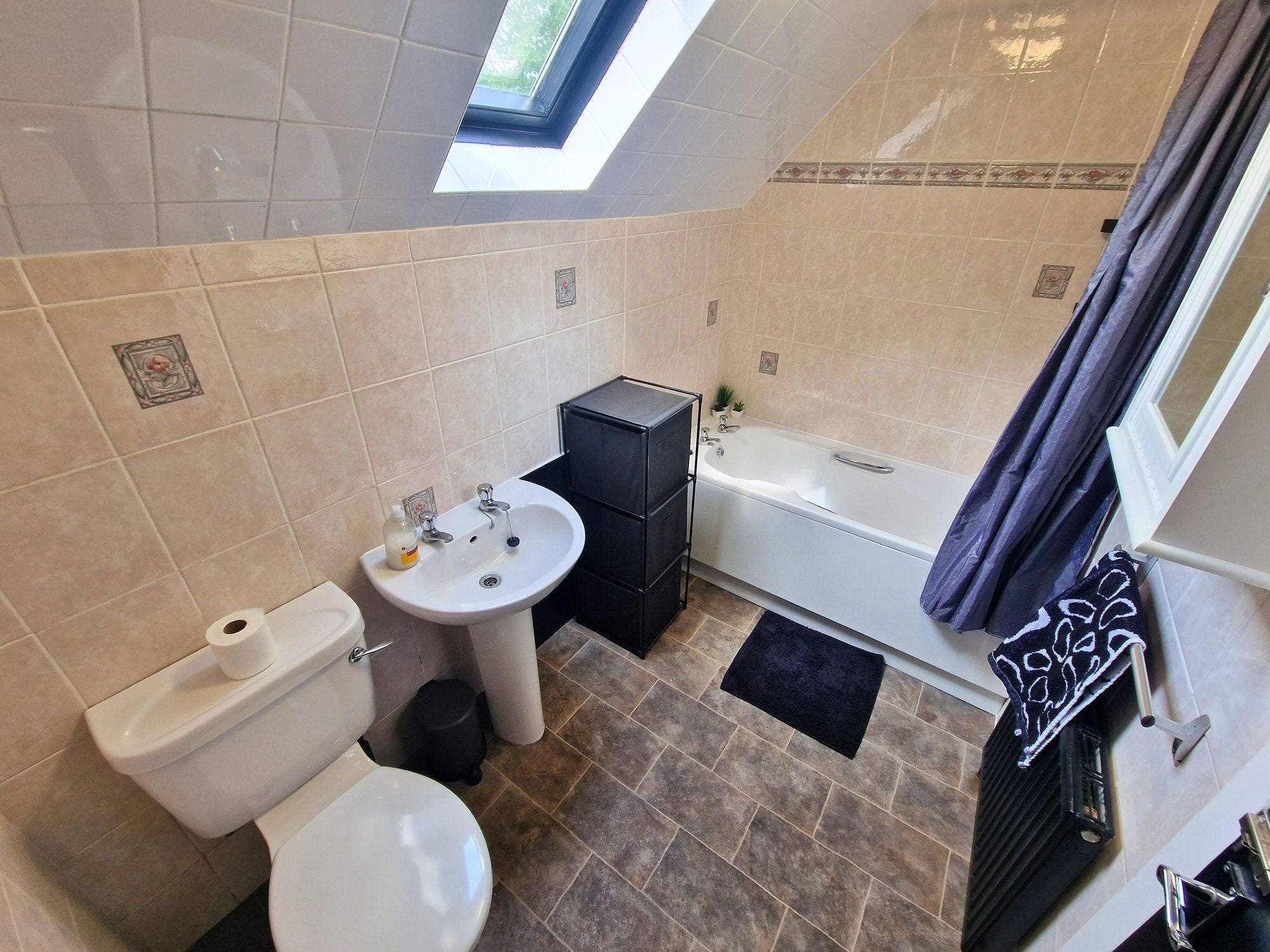Room Otley Road in Leeds