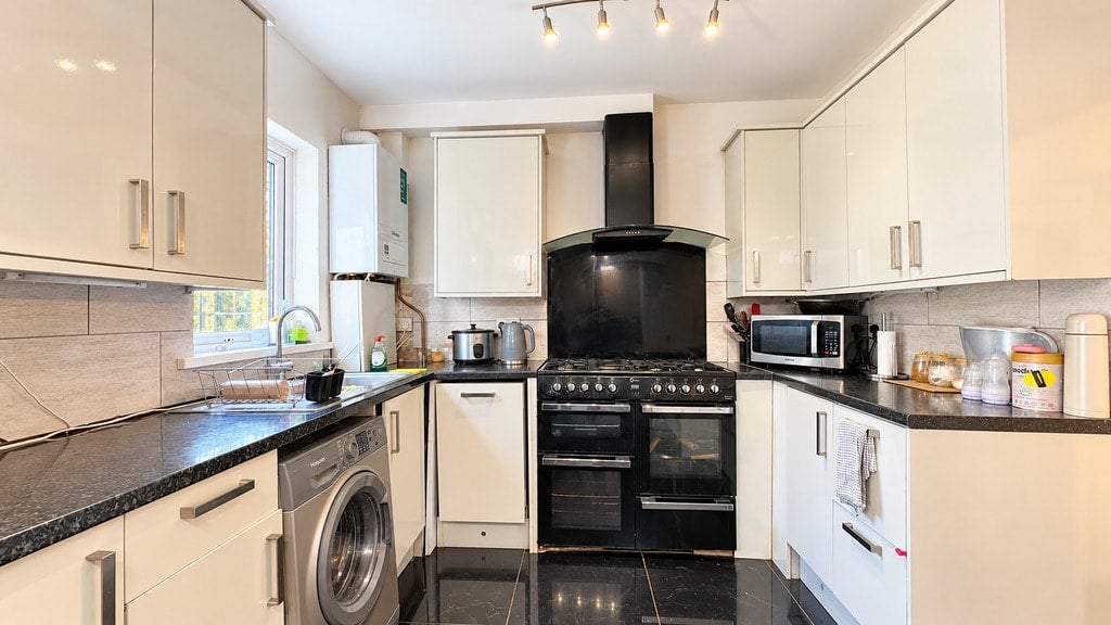 House Nursery Avenue in Greater London