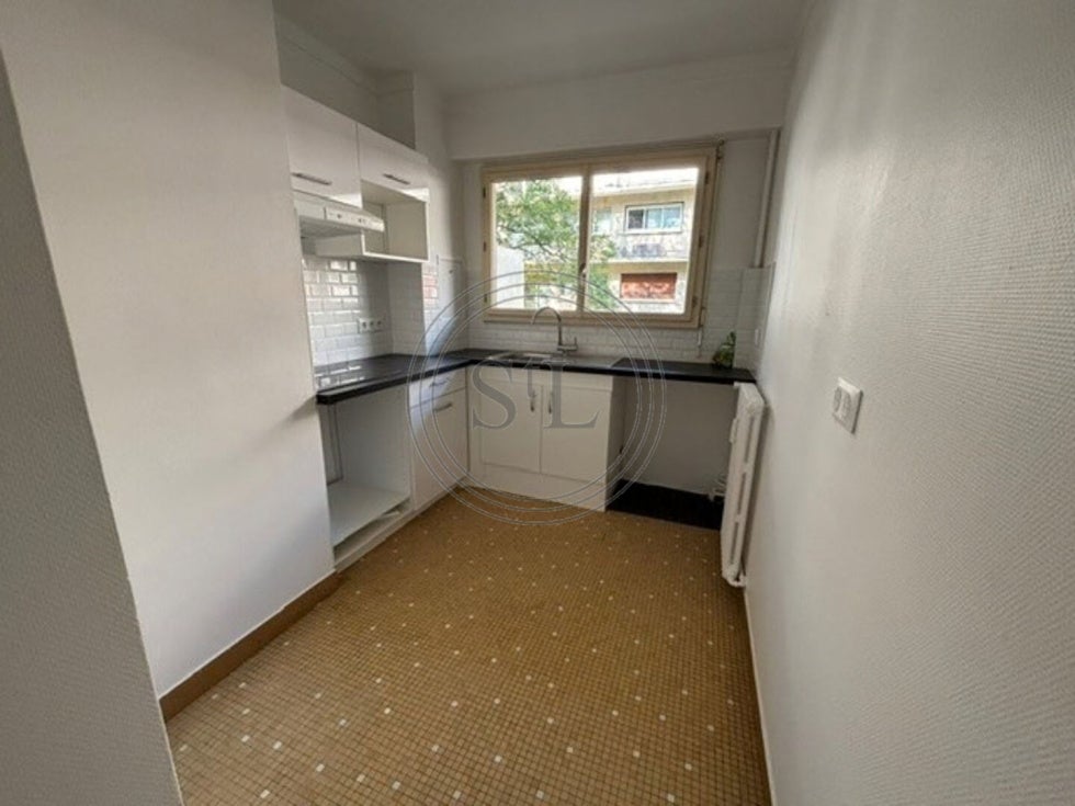 Flat D 185 in Versailles