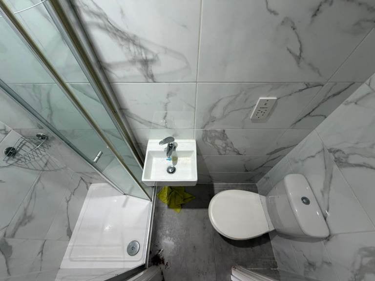 Flat Lymington Close in Greater London
