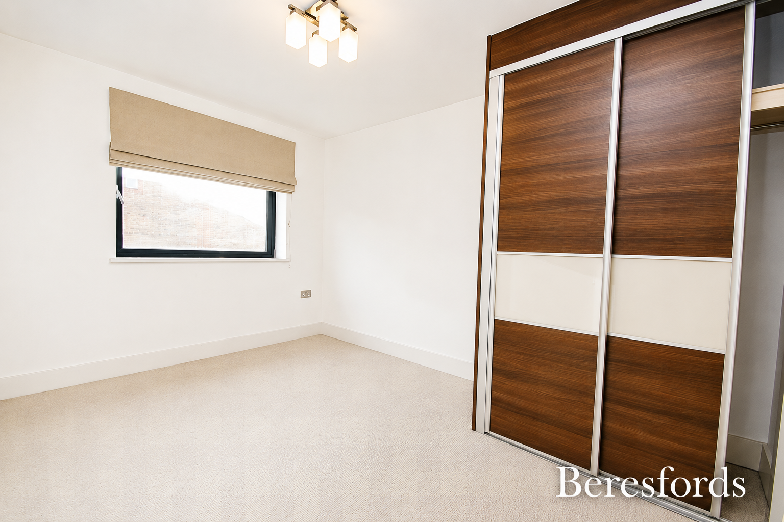 Flat Branfill Road in Greater London