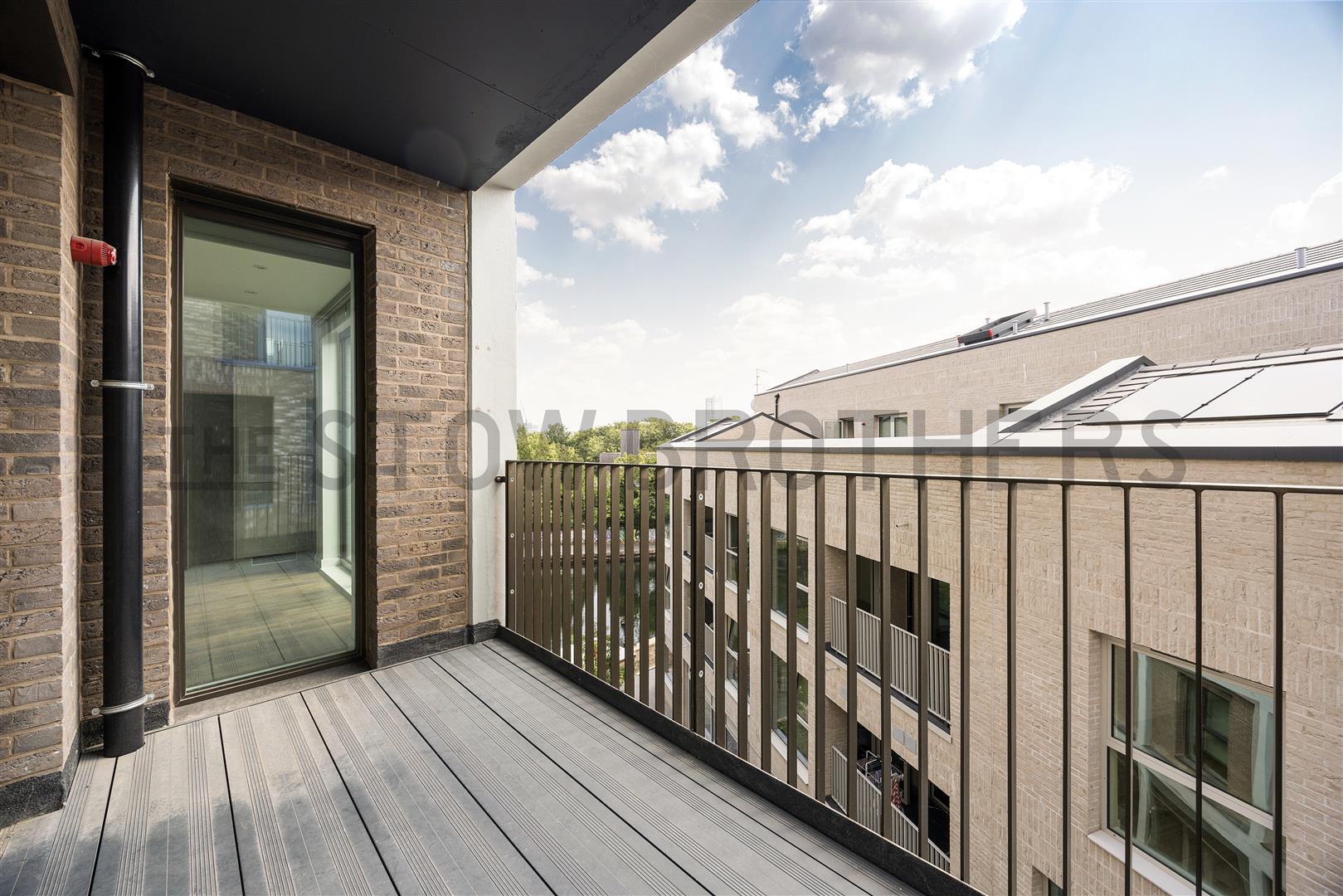 Flat Smeed Road in Greater London