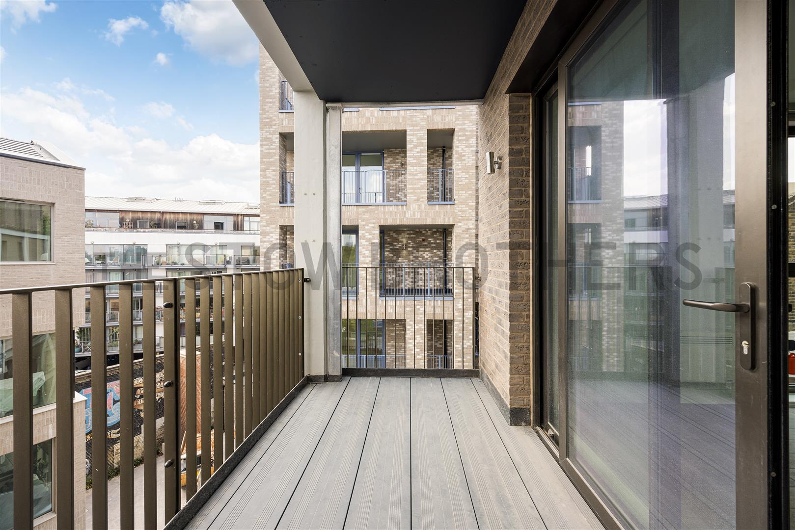 Flat Smeed Road in Greater London