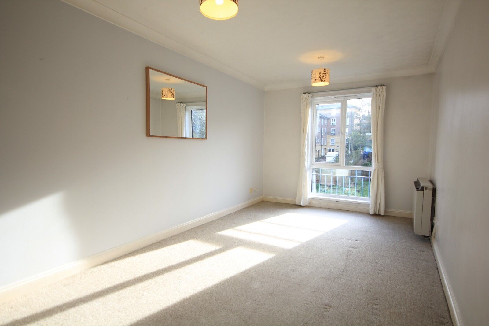 Flat Greys Court in Reading