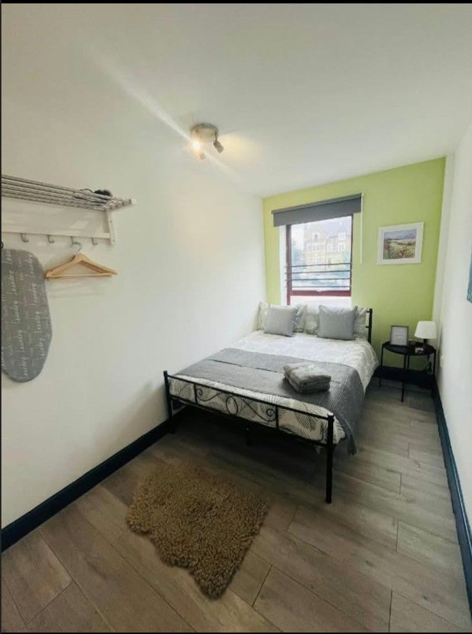 Room Harrow Road in Greater London