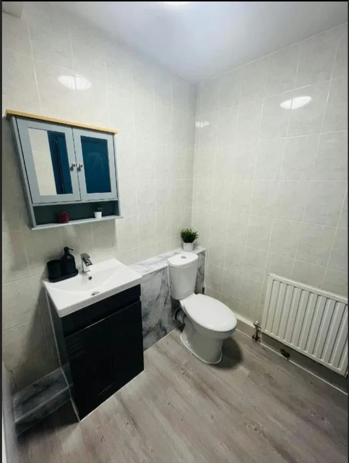 Room Harrow Road in Greater London